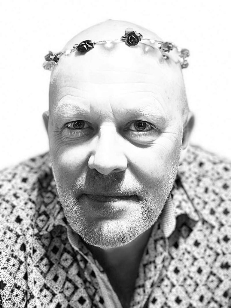 Derek portrait 800px